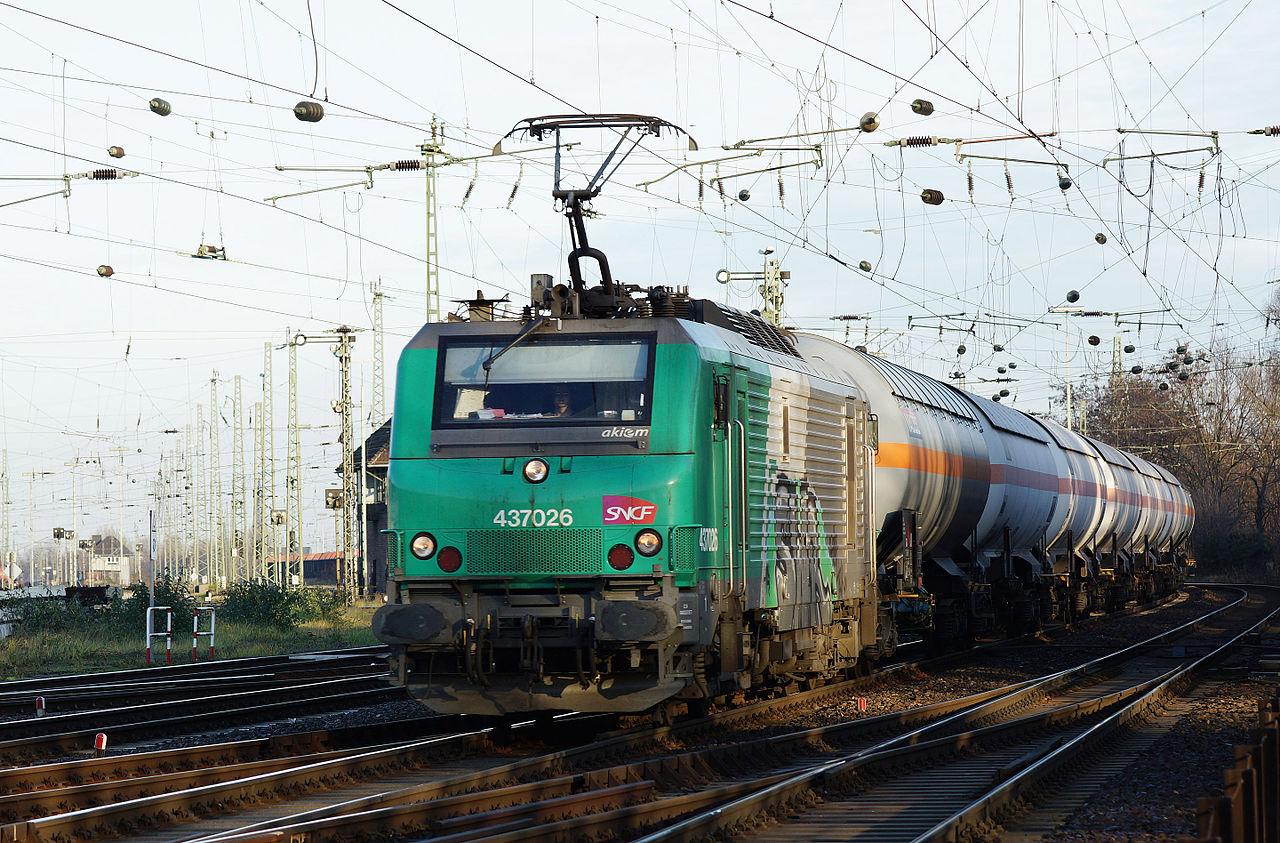 法国勒阿弗8月8日2021年 : 火车站的sncf标志. Sncf是法国铁路协会 图库摄影片 - 图片 包括有 复制, 铁路: 229828422