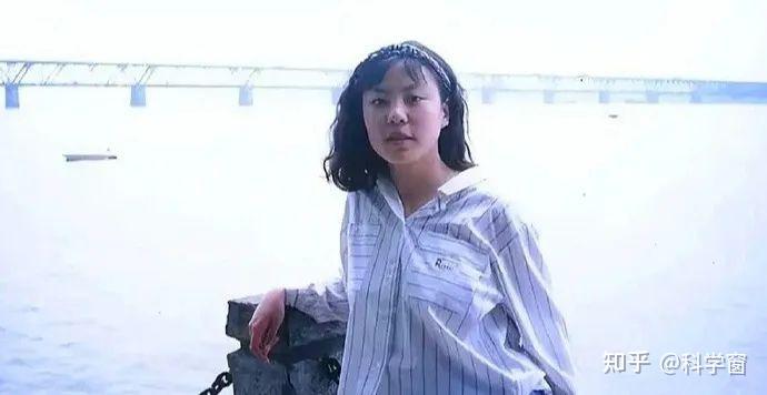 异常脱发，且指甲出现这个特殊纹路，警惕铊中毒 - 知乎