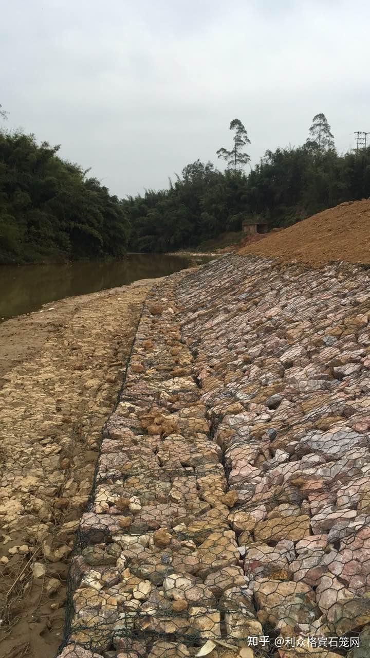 阶梯状护坡格宾网护河治理河道