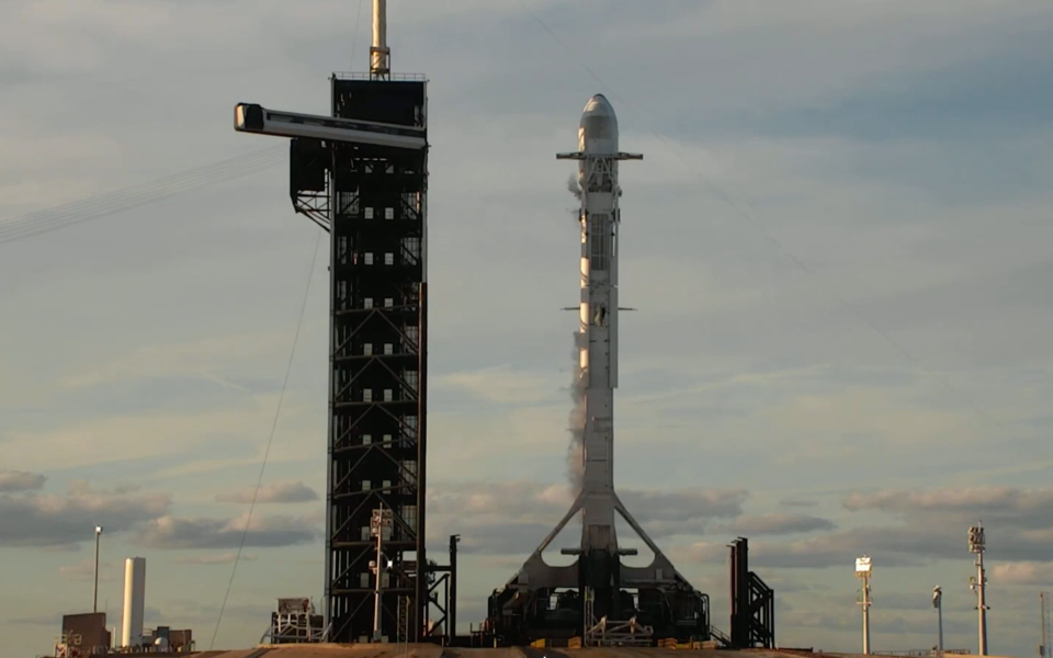 猎鹰九号启动快车任务1箭11星送多国卫星入中倾角轨道