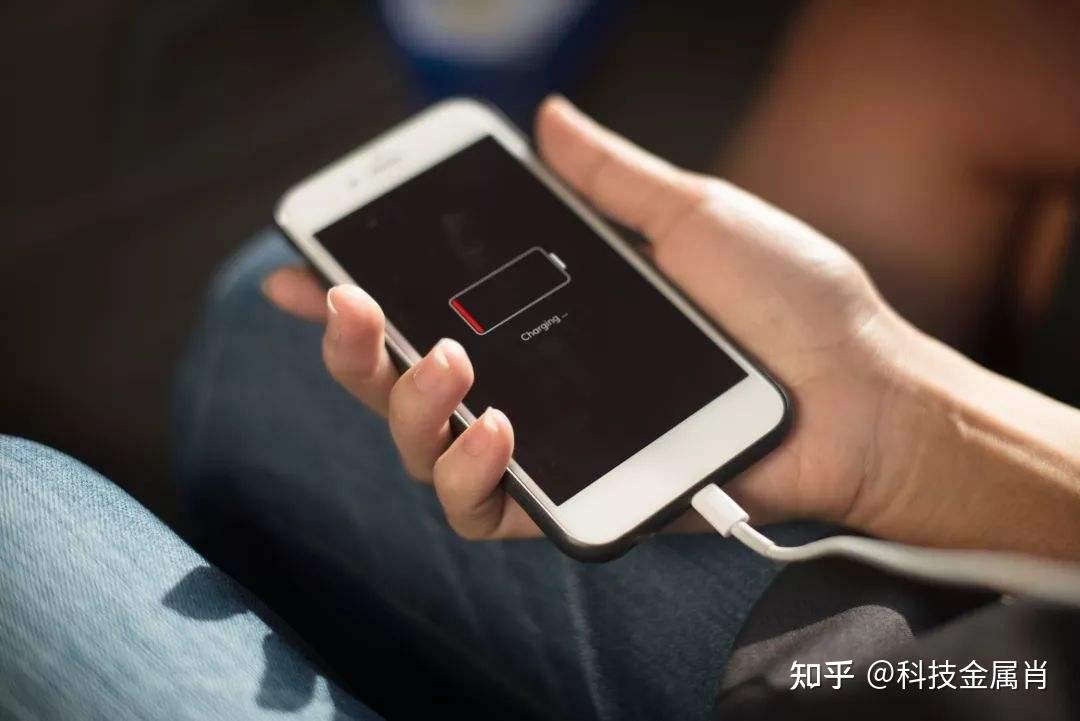 手机放在枕头边充电，影响到底有多大？很多人都误会了 - 知乎