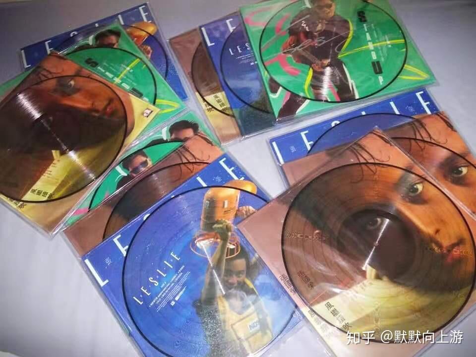 五十岁的长辈喜欢张国荣,送什么礼物合适?