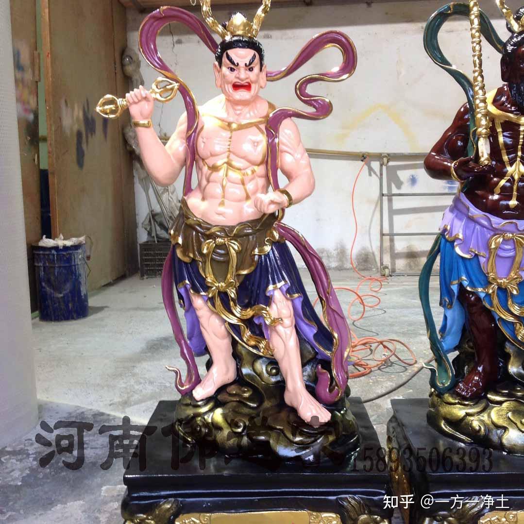 八大金刚是佛教中的八位护法神,他们分别是青除灾金刚,辟毒金刚,黄随