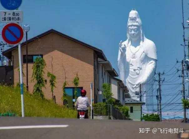 日本仙台恐怖大佛像图片