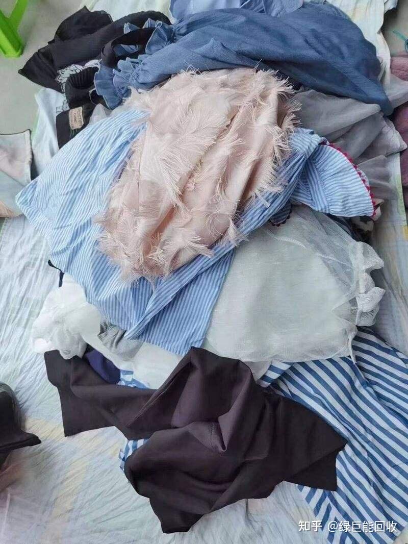 只有新衣服最香旧衣就得送旧衣服回收吗