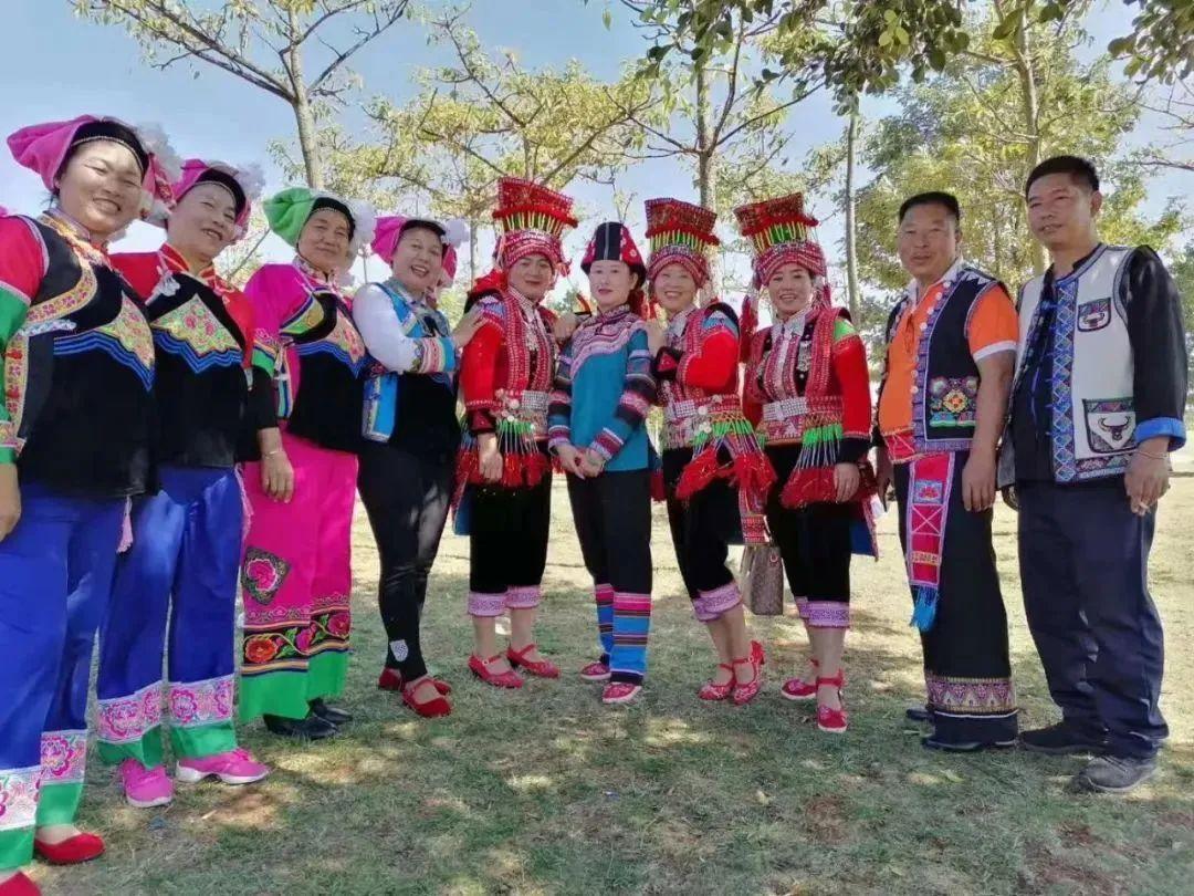 传统服饰“美出圈”,看彝族如何穿出灿烂民族文化 - 知乎