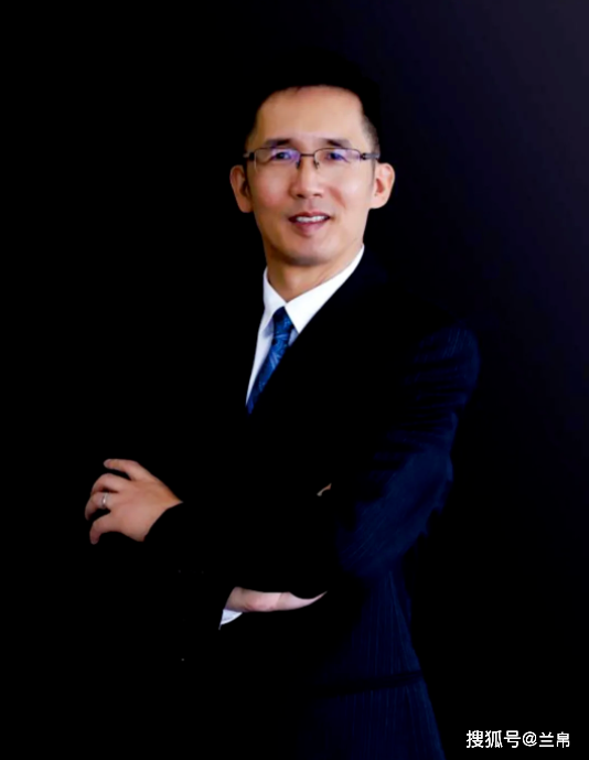 先生放弃了原有的稳定国企工作,与朱正祥先生联手创办了三星羽绒