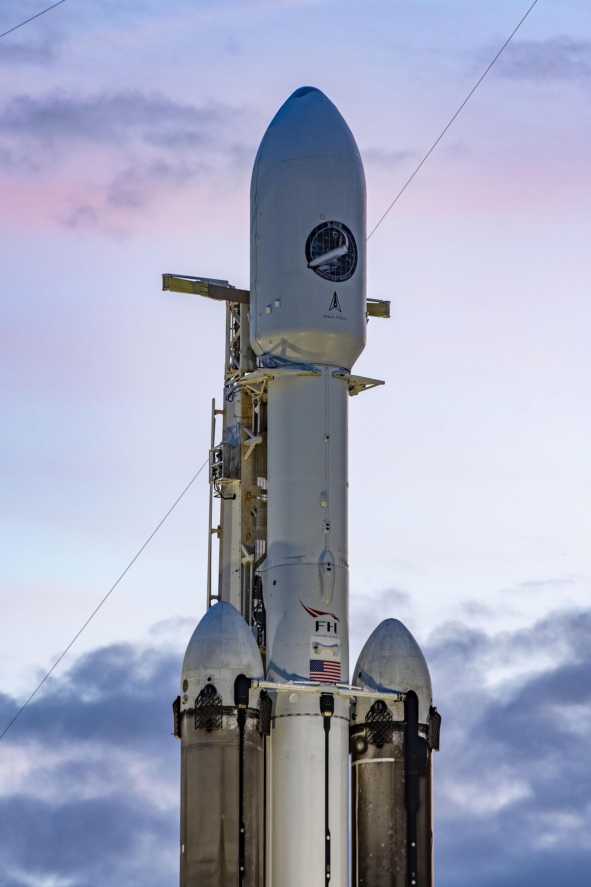 2023年末重磅发射!重型猎鹰燃尽一级大力助推x37b飞往高轨