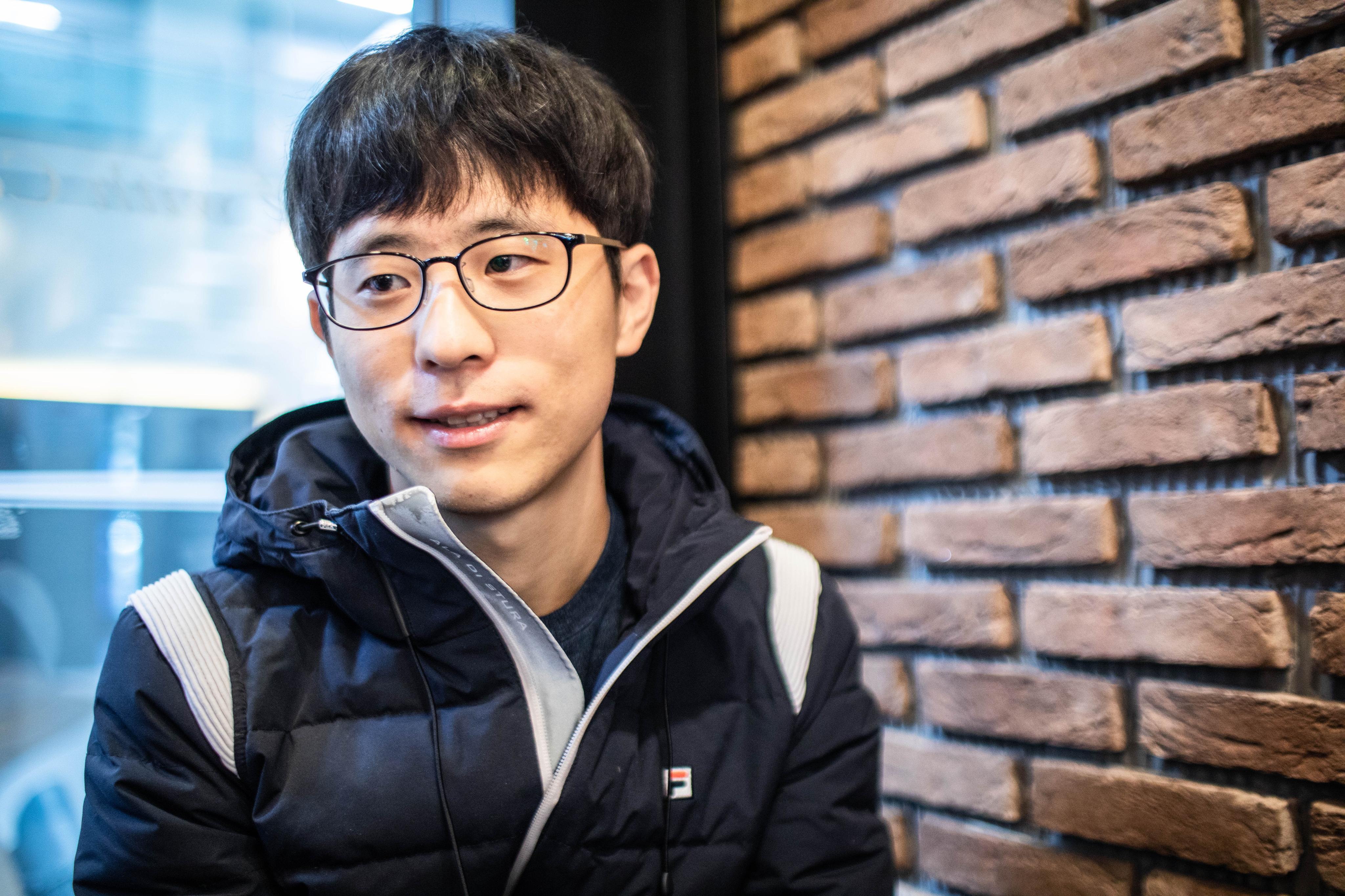 前职业选手looper张亨硕专访消失于银杏丛林之中