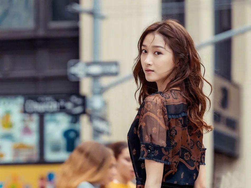 蔡依林跟这位美国大婶啥关系竟然活的鹦鹉不如