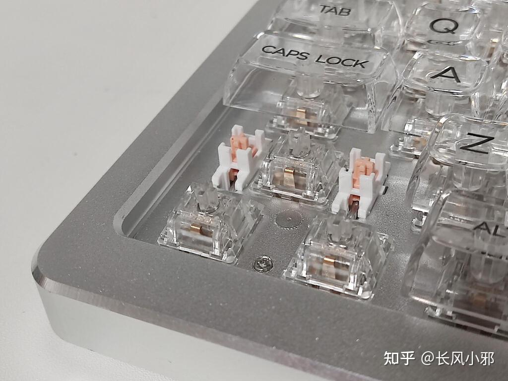 全铝机身 三模 热插拔轴 RGB灯光 —爱国心GK83机械键盘上手体验 - 知乎