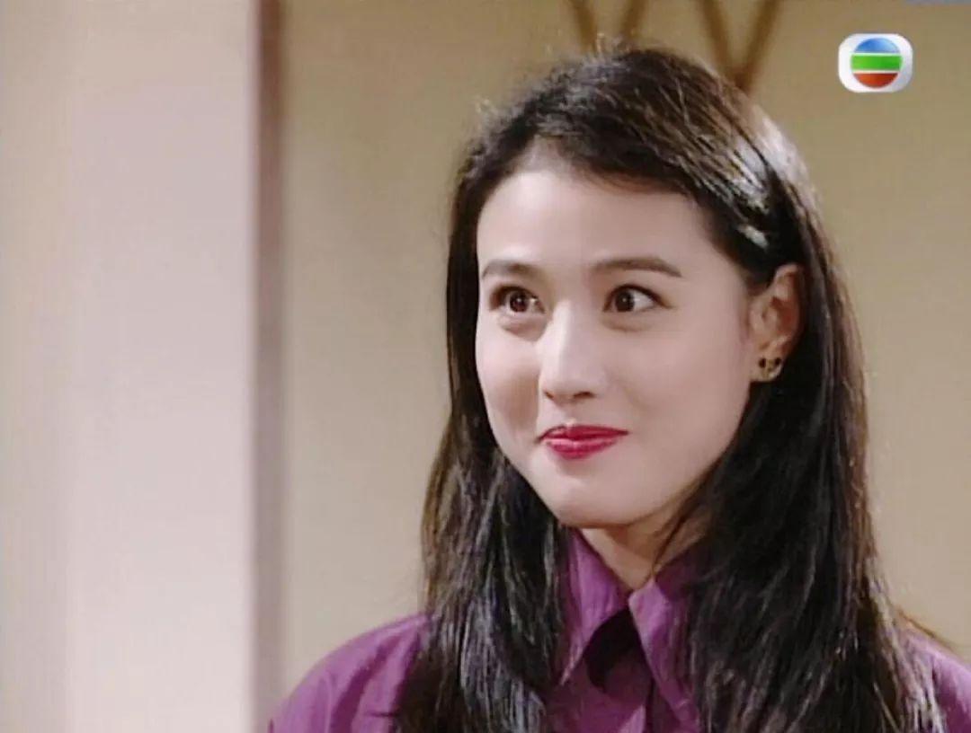 港风穿搭这部港剧成了周海媚个人时装秀