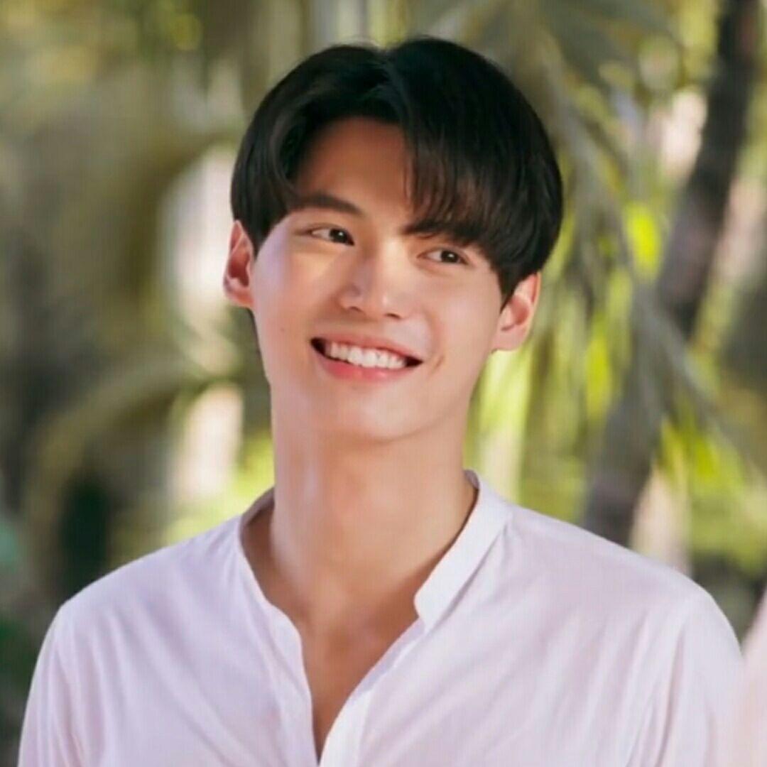 《假偶天成/只因我们天生一对》情侣头像