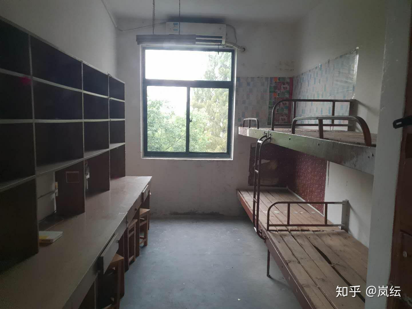 安徽工业大学的宿舍条件如何?校区内有哪些生活设施?