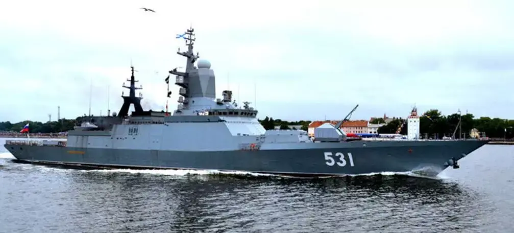 而本国建造的22380型导弹护卫舰,虽然说能跑到叙利亚近海发射导弹,但