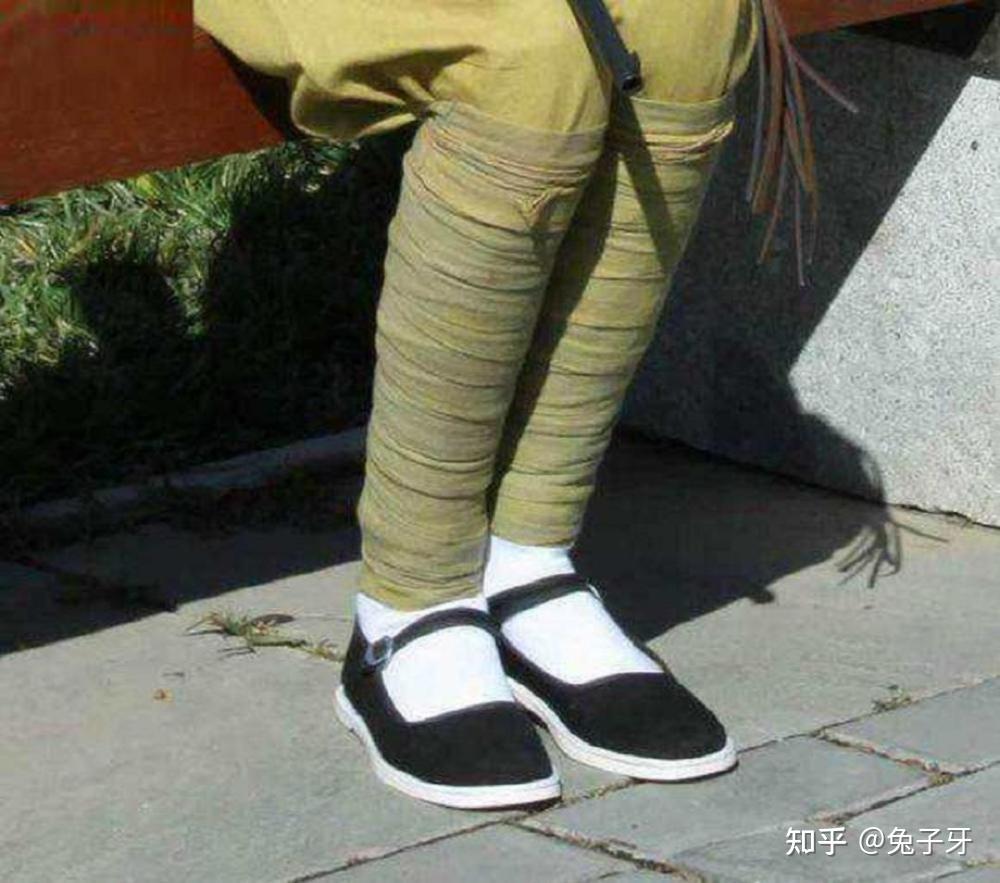 抗战时我军全都绑腿援朝时为何不绑了这是用命换来的教训