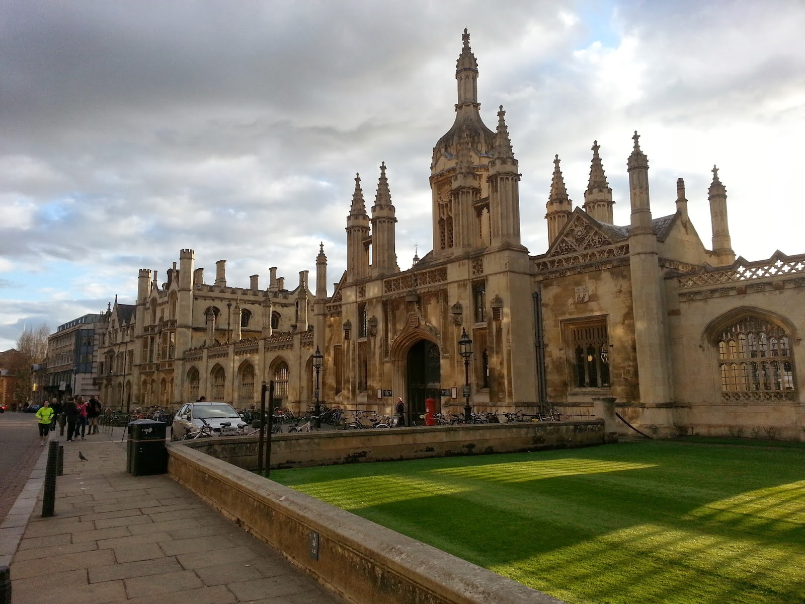 选择大学/学院选择培训选择志愿服务选择旅行一,选择大学/学院原因