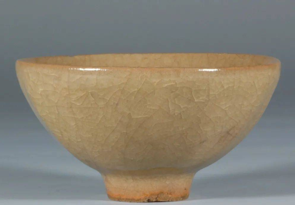 銘品　宋代官窯米色青磁笠碗　中国古玩古美術伝来品