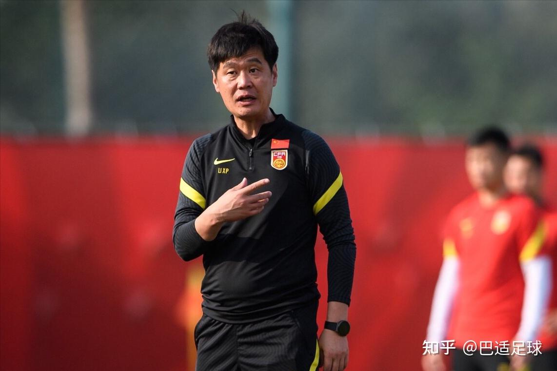 国足新帅即将浮出水面是效仿霍顿还是保持现状