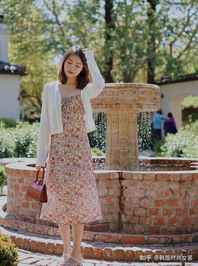今夏很火的花纹服装这样穿时髦优雅显气质日常穿真好看
