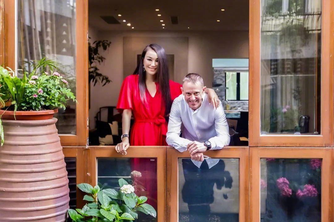 四对品味独到的中产夫妻专搞冷门投资收益率却达1000