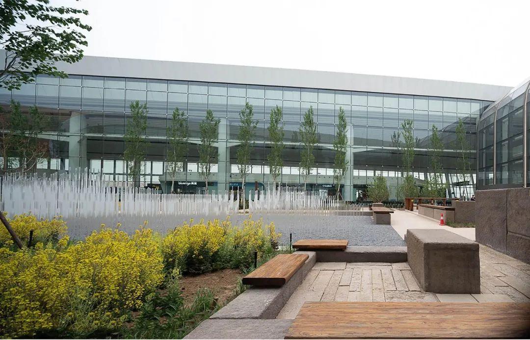 北京大兴国际机场航站区指廊庭院景观工程