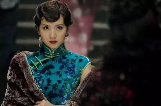 陈好很少出演民国剧,在这部电视剧中不仅饰演一个民国女子还尝试了多