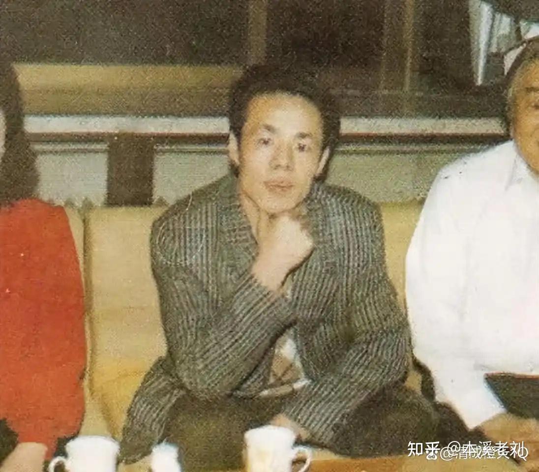 【真假难辨】「揭秘」张宝胜的特异功能“穿墙术”是真还是假？ - 知乎