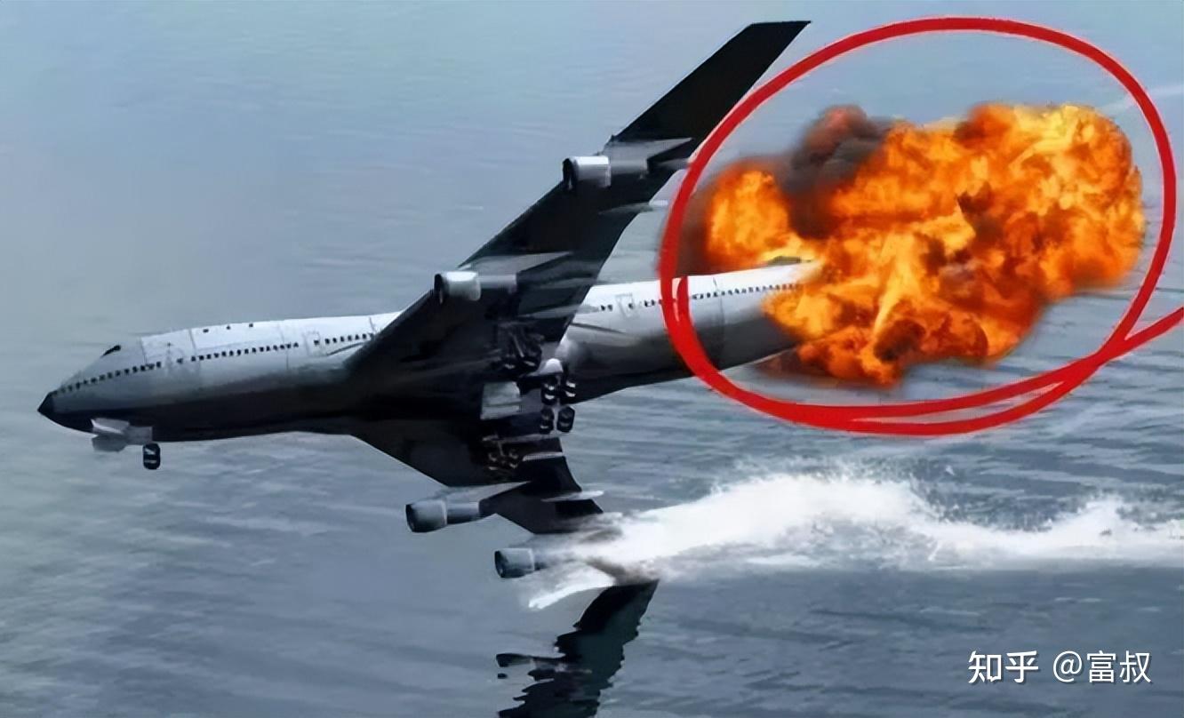 飞机坠毁事件新闻图片