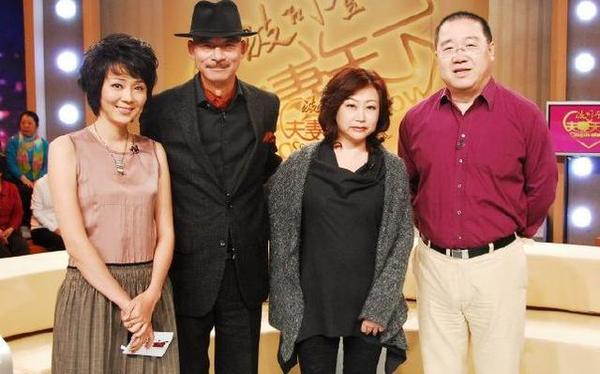 2010年,林栋甫与妻子邢淞岚参加了由英达,王一楠主持的《夫妻天下》