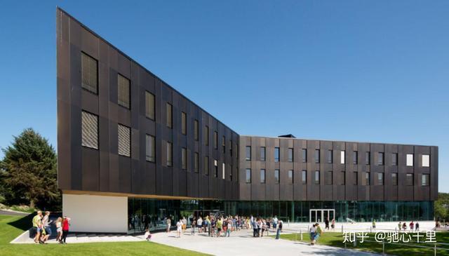 斯塔万格大学坐落于挪威西南部海岸美丽的海滨城市斯塔万格,是挪威