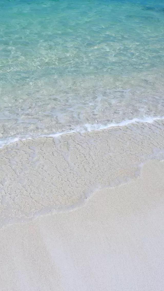 求一张苹果8p海水的照片做墙纸?