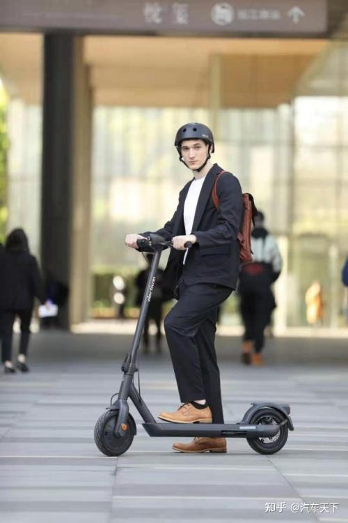 潮流出行必备好物欧凯电动滑板车