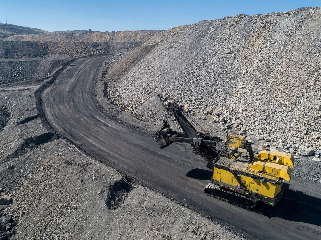 陕煤集团小保当煤矿与中科院自动化所孵化的慧拓携手建设的中国首个井