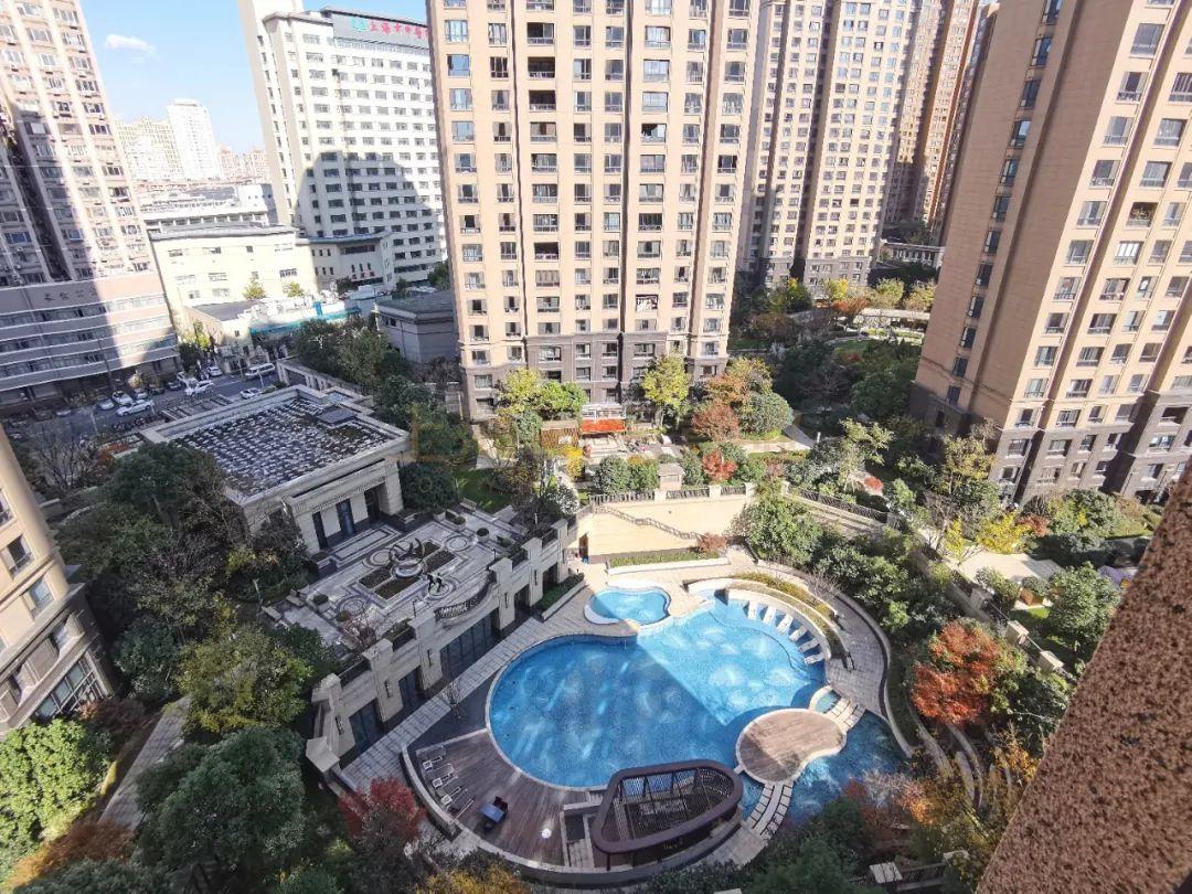 静安次新豪宅万科翡翠雅宾利建面305平5房总价4600万带双车位 - 知乎