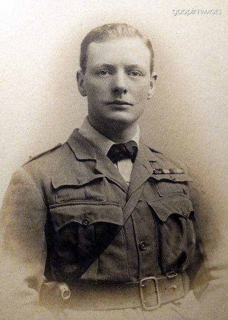 还在感慨被马克龙的帅气有为那是你没见过年轻时的丘吉尔