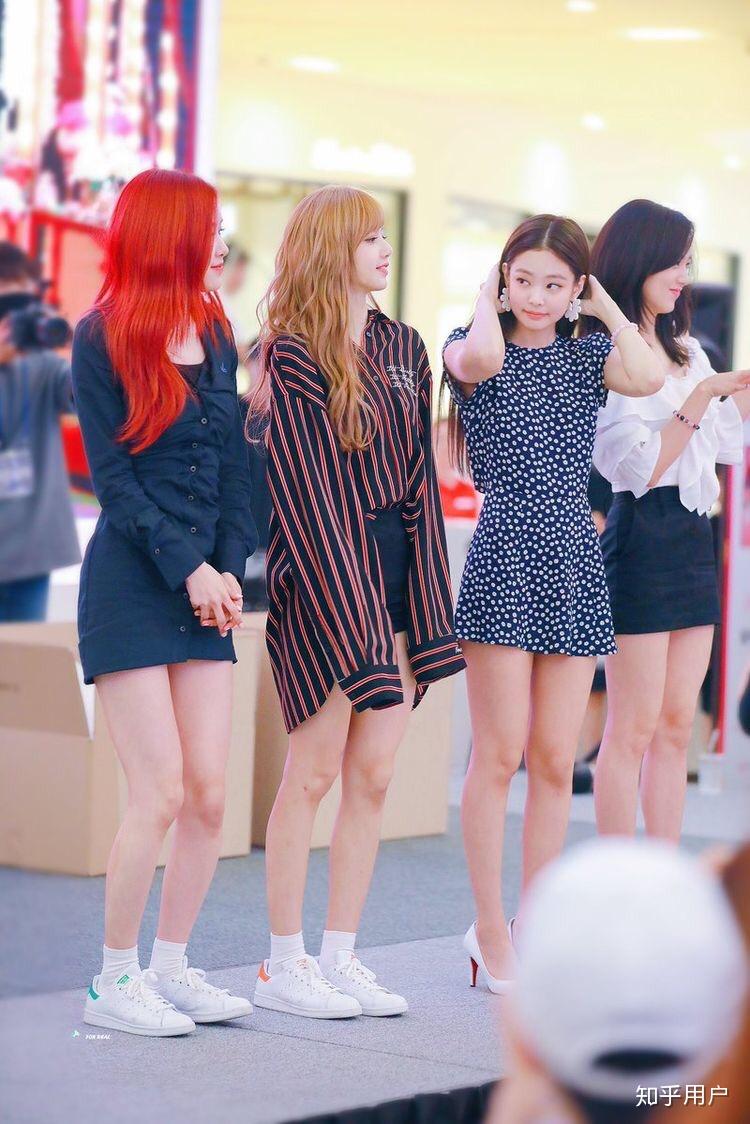 从图上目测朴彩英目前的身高