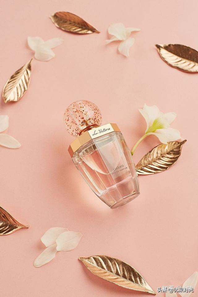 化妆品的日常造型与摆拍