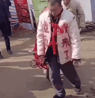 一夜爆火的“拉面哥”,要被抖音网红逼上绝路了……6 一夜爆火的“拉面哥”,要被抖音网红逼上绝路了……6