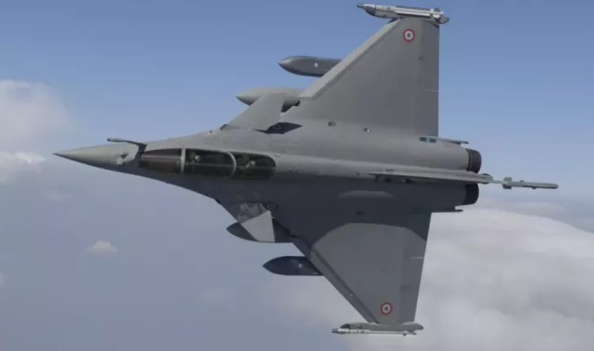 法国推出阵风F3R战机 换雷达增加使用新武器