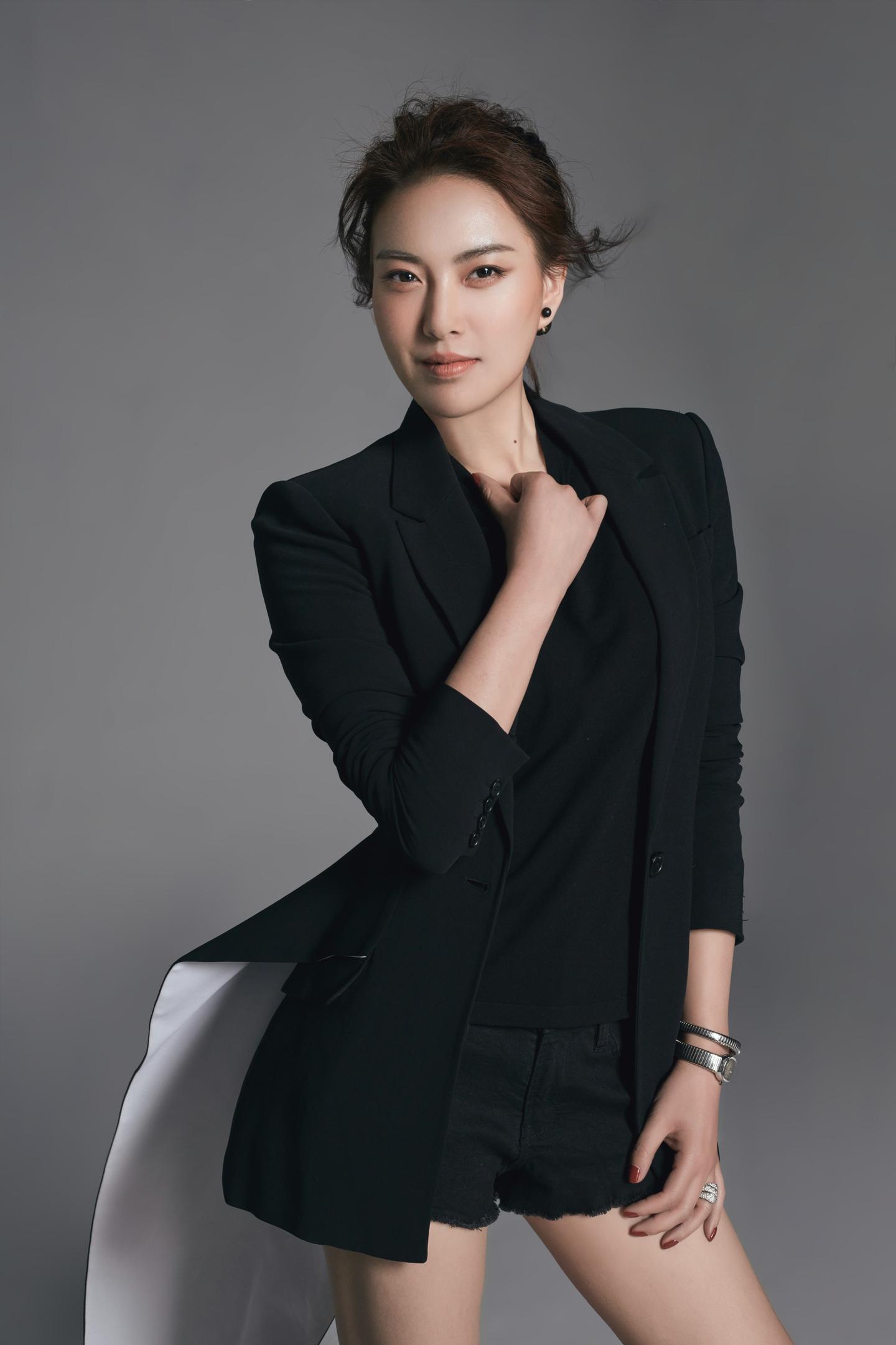 兰瑜伽创始人梁佩兰19岁创业爱就是创造奇迹的本源