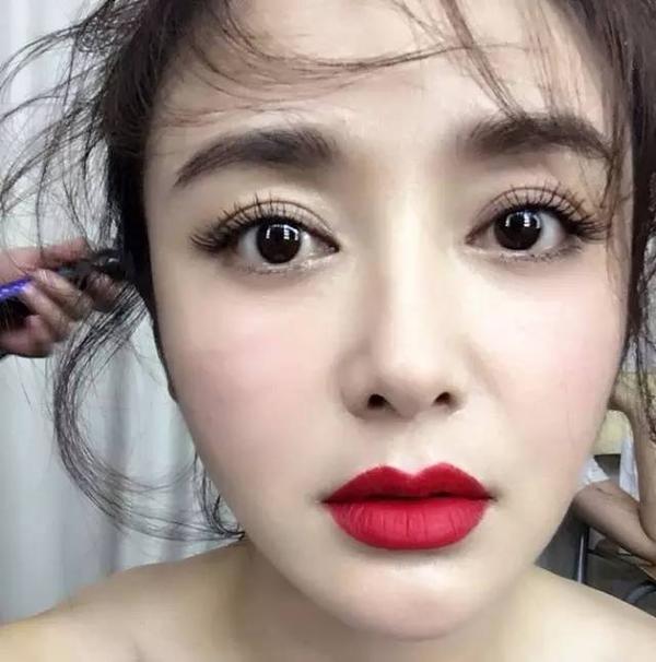 开眼角真这么单纯?张冰洁整形