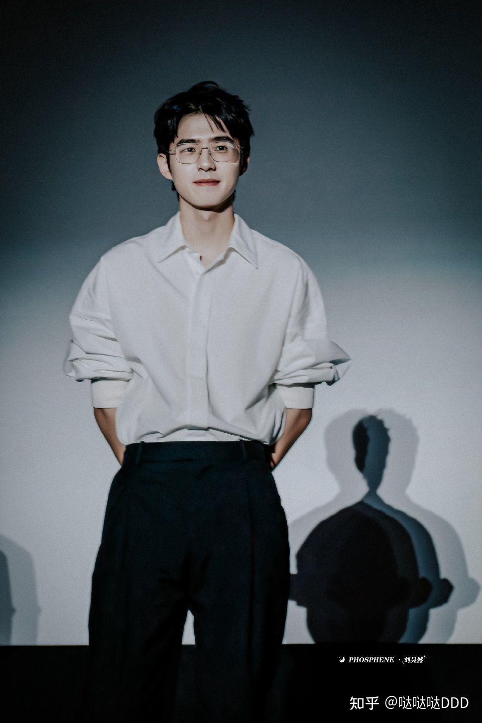 在线蹲刘昊然的图片(越多越好)? - 知乎