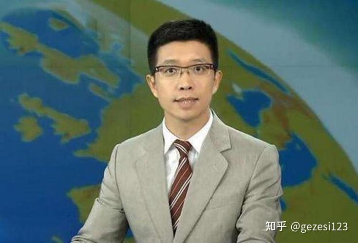 央视主播朱广权:眼镜一戴,谁也不爱;段子一起,一韵到底