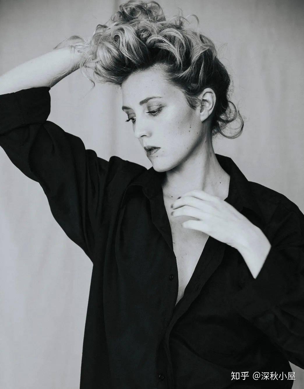 塔提阿娜·玛斯拉尼 tatiana maslan饰演cosima niehaus伊夫林·布洛