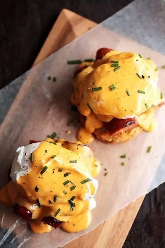 班尼迪克蛋egg benedict