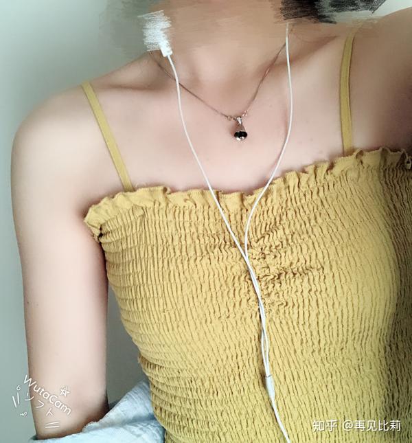 然后就是锁骨,现在比之前明显好看很多了.