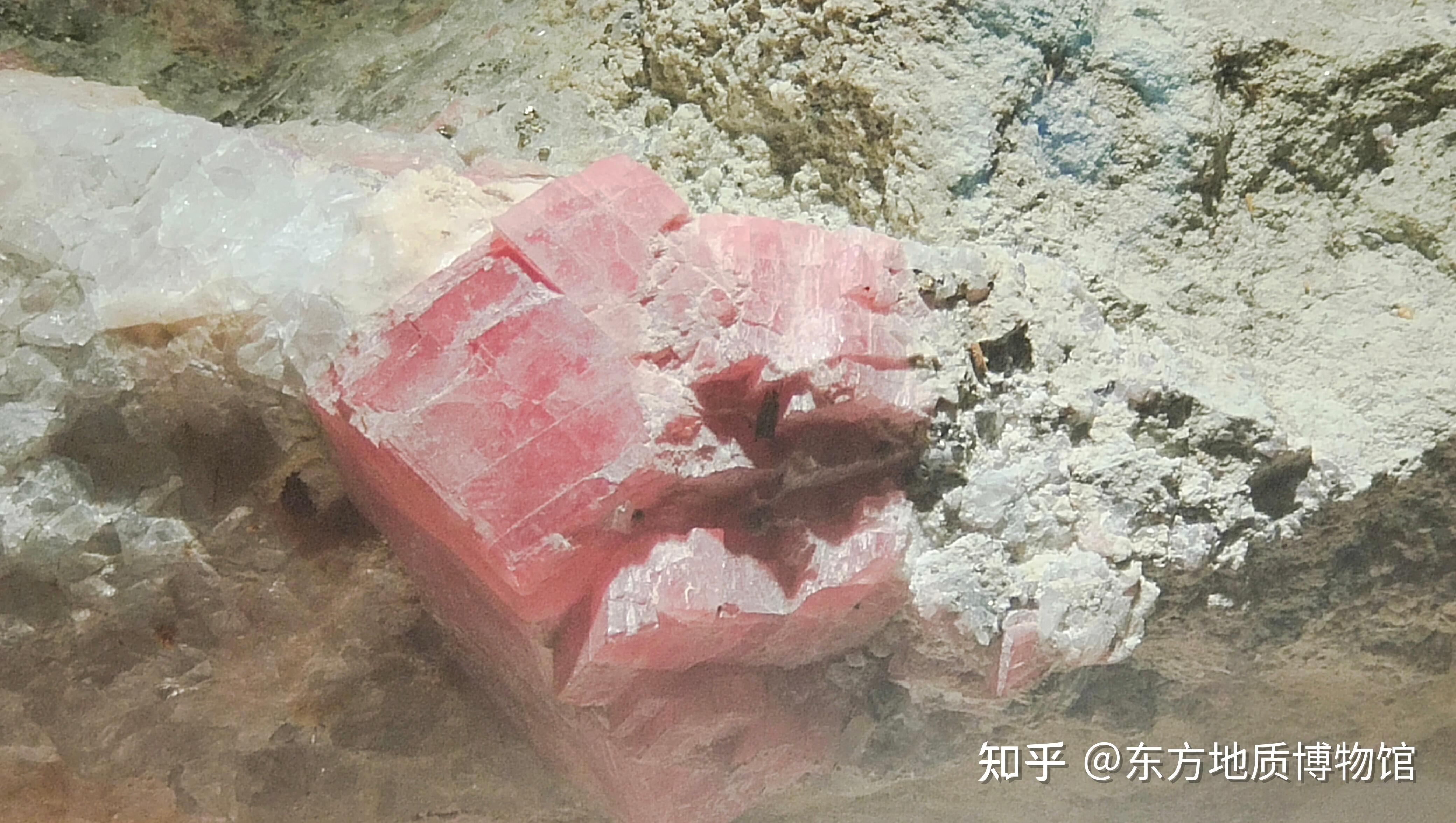 白钨矿 - 知乎