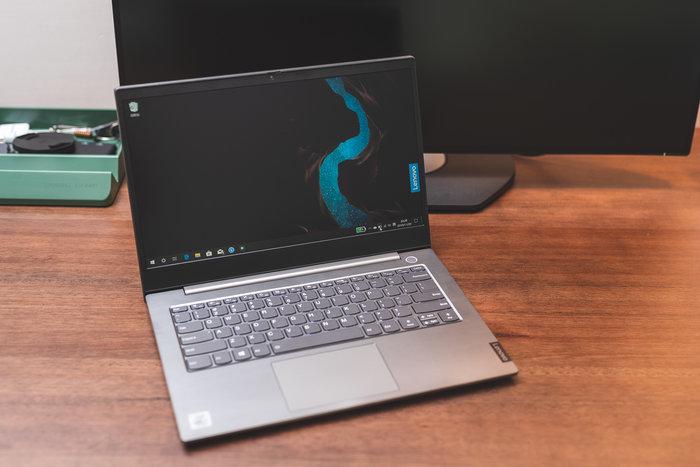 2019版联想扬天威6 pro的外观设计可以算比较成功的,风格相对保守,没