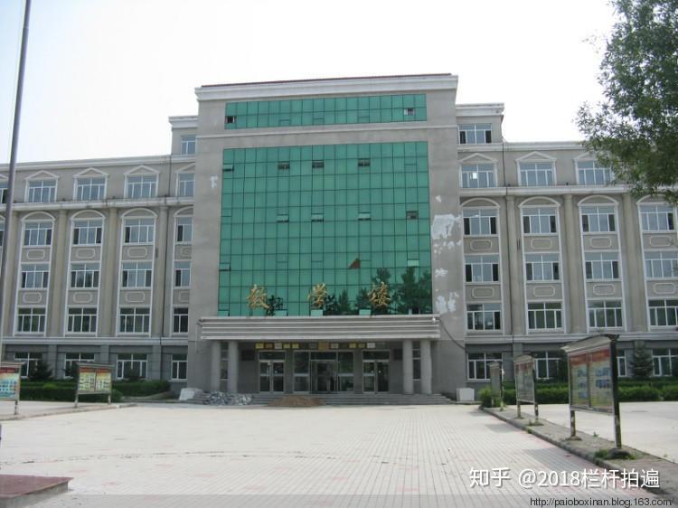 哈尔滨尚志行瞻仰赵一曼墓